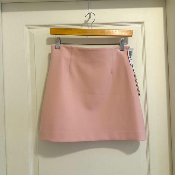 Aritzia Babaton ‘Madden skirt’. Poetic Pink. Size 4 - Picture 2 of 5